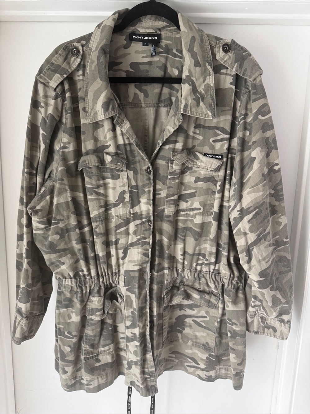 DKNY JEANS Olive Green Camouflage Jacket with drawstring at waist. Size 3X
